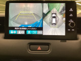 マルチビューカメラシステム搭載車です。お車の周囲を全方位でカバーします。後方・前方・両脇と、コンディションが悪い視界でもカラーモニターに映し出した映像がドライバーをサポートします。