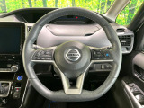 【純正革巻きステアリング】上質な革を使用することで、手にしっかり馴染みとても運転しやすいハンドルです♪