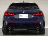 BMWのお車は、走行の安定性とコーナリングの良さを追求し、思い通りにハンドルの操作可能です。試乗車もご用意しておりますので、ぜひ&ldquo;駆け抜ける歓びをご体感ください!