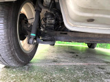 お車を安心してお乗りいただく為には、足回りの定期点検が欠かせません。サービスサポート(有償保証)では無料点検もご提供しており、安心のカーライフをお過ごしいただけるサポート体制が整っています。