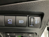 パノラミックビューモニター付きです。車両を上から見たような映像をディスプレイオーディオ画面に表示。運転席からの目視だけでは見にくい、車両周辺の状況をリアルタイムでしっかり確認できます。