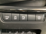 運転席脇のクラスタースイッチ部分にはパーキングセンサーのほか、その他走行系スイッチを集中配置しております。