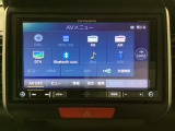 ナビゲーションはフルセグTV対応のメモリーナビ(社外品)を搭載しています。Bluetoothオーディオ機能がありますので、スマートフォンなどの音楽も再生できます。