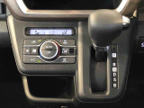 温度を設定すれば、自動で車内の温度管理をしてくれる優れものです♪ATミッションで運転楽々