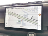 新インフォテイメントシステム「Pivi Pro」に搭載される3Dサラウンドカメラシステム。車輌AIにより車輌を含む周囲の映像を立体的に表示。よりスムーズな駐車や発進が可能となります。