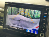 【バックカメラ】駐車時に後方がリアルタイム映像で確認できます。大型商業施設や立体駐車場での駐車時や、夜間のバック時に大活躍!運転スキルに関わらず、今や必須となった装備のひとつです!