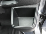 当社では全車、納車前にサービス工場で12ヶ月点検相当の整備を実施しております。そこで確認された不具合箇所は修理しておりますのでご安心下さい。