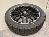 当社にてデモ走行時に装着していたワンシーズン使用の中古スタットレスタイヤ+ホイール4本セットを用意致しました。(2025年製、タイヤ+ホイールは現状渡し、保証対象外です)。。。。。。。。。。
