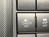 【スマートアシスト】走行中に前方の車両等を認識し、衝突しそうな時は警報とブレーキで衝突回避と被害軽減をアシスト。より安全にドライブをお楽しみいただけます。