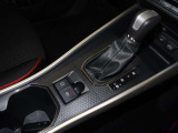自動のパーキング&フットブレーキ付です。運転が楽になり、大変便利ですよ。