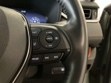 ステアリング右側に車間距離切り替えスイッチ・レーダークルーズコントロールスイッチ・オーディオスイッチ・LTA(レーントレーシングアシスト)スイッチが付いています。
