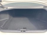 後席を格納すると、これだけの広さが!シーンに合わせたシートアレンジで、大きな荷物も積むことが出来ます♪