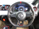 運転が楽しくなる明るく開放的な運転席まわりです。