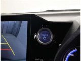 スマートキーを携帯していればキーを取り出さずにドアを施錠&解錠。クルマの始動も可能です。