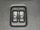 【シートヒーター】寒い日に重宝するシートヒーター!エアコンより早く温まってくれるので寒がりの人も安心ですね♪エアコンの温風は乾燥するから苦手、という方にもをおすすめです。