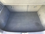 ラゲッジルームには荷物もしっかり積み込めます☆大きめのお荷物も後部座席を倒せるのでばっちりです☆