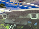 【アイサイトVer3】前方の車両等を検知し、衝突しそうな時は警報で注意を促し、ブレーキを踏む力をサポート。ブレーキを踏めなかった場合は衝突被害軽減ブレーキが作動、衝突回避をサポートします。