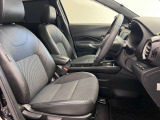 ゆったりと座れる運転席シートですのでストレスなく運転が出来ますよ!