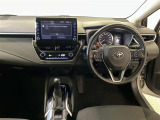 運転席周りのレイアウトをご覧ください。ナビゲーションが綺麗に装着されすっきり収まってますね!