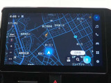 ディスプレイオーディオ(コネクティッドナビ対応)PLUS搭載。T-Connectご契約で2028年4月まで無償で利用できるナビ(期限到来後は有償)と、解約後も利用できる車載ナビが搭載されています。