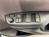 運転席、助手席ドアポケットにドリンクホルダーが付いています