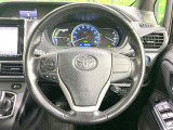 【純正革巻きステアリング】上質な革を使用することで、手にしっかり馴染みとても運転しやすいハンドルです♪
