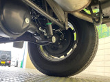 お車を安心してお乗りいただく為には、足回りの定期点検が欠かせません。サービスサポート(有償保証)では無料点検もご提供しており、安心のカーライフをお過ごしいただけるサポート体制が整っています。
