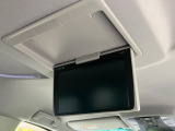 【フリップダウンモニター】家族や友人とお出かけする機会が多い方に大人気のフリップダウンモニター!大画面モニターで車内はエンタメ空間!退屈しがちな長距離ドライブも楽しい時間に変わります!