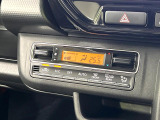 【オートエアコン】一度お好みの温度に設定すれば、車内の温度を検知し風量や温度を自動で調整。暑い&hellip;寒い&hellip;と何度もスイッチ操作をする必要はありません。快適な車内空間には必須の機能ですね♪