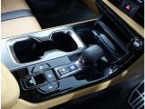 電動パーキングブレーキを装備しておりブレーキホールド機能付きです