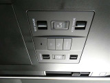 おもてなし集中スイッチ。ルーフカラーイルミネーションやムーンルーフ電動シェードなどが操作できます。