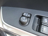 駐車時や狭い道でのすれ違い時に気を使うミラー。電動格納式ドアミラーはそんな時に便利です。