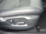 【パワーシート】運転席は10Wayの電動シートになっています。電動なので、きめ細かい調整ができます!自分自身の運転姿勢に合わせた、適切なドライビングポジションが確保できます♪