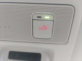 急病やあおり運転との遭遇など、緊急時には走行中でもスイッチを押すだけで、専門のオペレータに接続。位置情報も共有し警察や消防に連絡し、緊急車両の手配をサポートします。別途有料契約が必要となります。