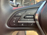 ステアリングスイッチ付きのハンドル!運転に支障をきたすことなくナビ操作が可能です!!