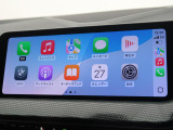 【アップルカープレイ】iPhoneがBMW車両とワイヤレスで接続されます。Apple CarPlayでは、オーディオストリーミングやメッセージングアプリがディスプレイに表示されます。