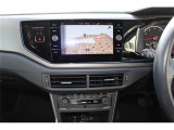 Volkswagen純正インフォテイメントシステムDiscover Media。SSDナビ、通信モジュール、MP3/WMA再生、FM/AM、Bluetoothオーディオ/ハンズフリーフォン、ジェスチャーコントロール、App-Connect対応。