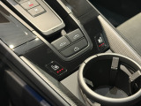 ポルシェ中大阪認定中古車センターは大阪市西区北堀江3丁目1-14にございます。電車では西大橋駅や西長堀駅が最寄りで徒歩3分ほどになります。車では長堀通りから駐車場にお入りいただけます。