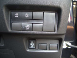 運転席右側には電動スライドドア等の各種スイッチがまとめられています!