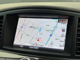 見やすい高精細な地図表示で目的地までスムーズに案内する純正ナビ。現在地や周辺情報を分かりやすく表示し、毎日のドライブを快適に導きます。