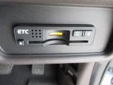 ETC付。高速道路の料金所はキャッシュレスで通過です。サービスエリア等にあるスマートインターの出入りも利用可能でとっても便利。ご納車後すぐにお使い頂けるようセットアップしてのお渡しとなります。