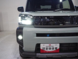 ヘッドライトとフォグランプはLEDタイプ。夜間の運転も安心です。