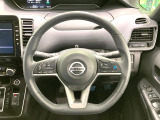 【純正革巻きステアリング】上質な革を使用することで、手にしっかり馴染みとても運転しやすいハンドルです♪