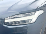 ●LEDヘッドライト:夜間走行時も良好な視界を確保し安心して運転できる高輝度LEDヘッドライトを装備!点灯速度が早く、消費電力も抑えられています。