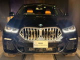 エンジェルアイ、イカリングと呼ばれるBMWのライトの正式名称は「コロナリング」です。一目でBMWとわかる伝統のデザインです。