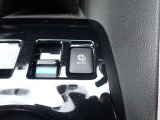 プロパイロットパーキングは、スイッチ操作だけでステアリング、アクセル、ブレーキ、シフト、さらにパーキングブレーキまですべてシステムが自動で制御し、駐車完了するまでドライバーをアシストする便利機能です!
