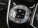 【オートエアコン】車内温度を感知して自動で温度調整をしてくれるのでいつでも快適な車内空間を創り上げます!どの席に座っても快適なドライブが楽しめます♪