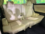 3列目シートはもちろん状態良好☆大人でもゆったりと座って頂けますので、大人数でのお出かけもラクラクです♪ご家族で、気の知れた仲間で、ドライブに行くのが楽しみですね♪