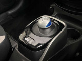 操作が簡単なシフトレバーですのでストレスなく運転が出来ますよ!