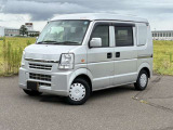 車両の品質管理は室内展示場を完備しておりますので、品質を保った状態の車両をご覧いただけます。